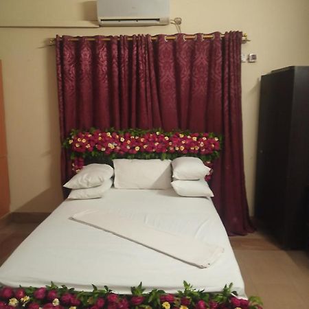 Al Rehman Guest Hous Hotel Hyderabad Exterior photo